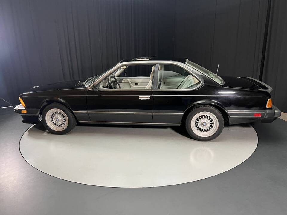 Image 5/8 of BMW M6 (1987)