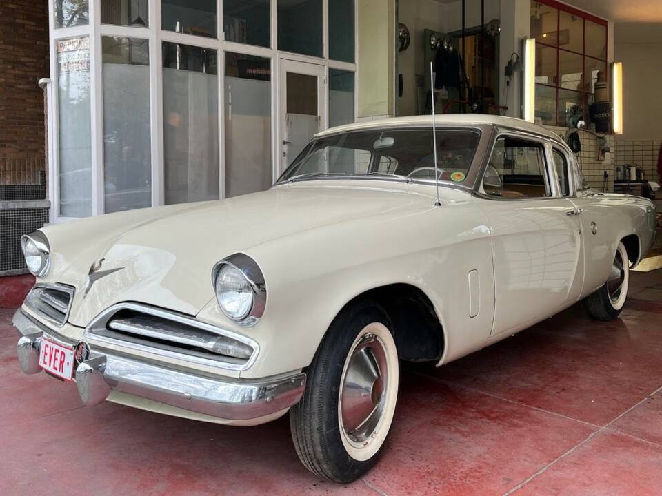 Image 1/8 de Studebaker Champion Starlight (1953)