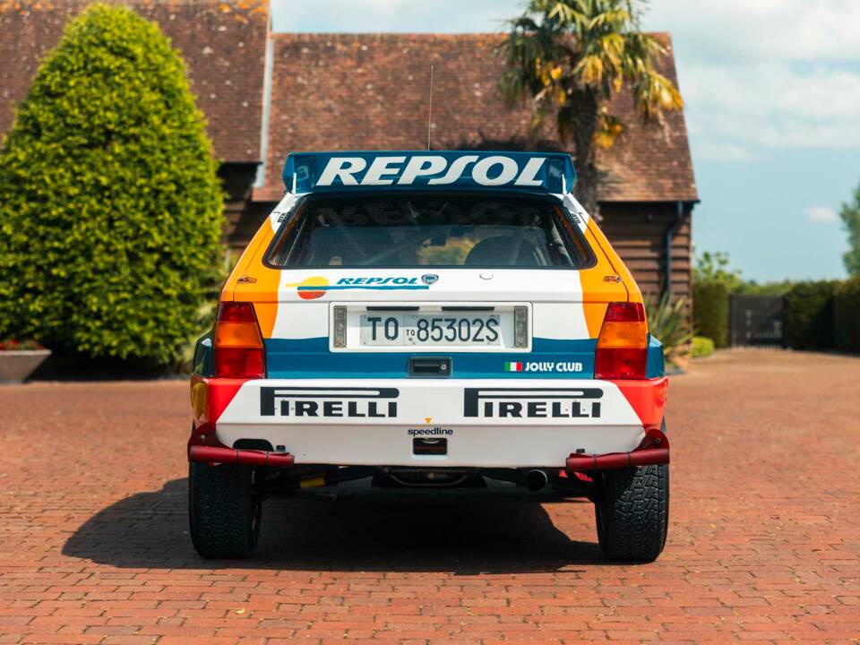 Image 9/28 of Lancia Delta HF Integrale Evoluzione I (1991)
