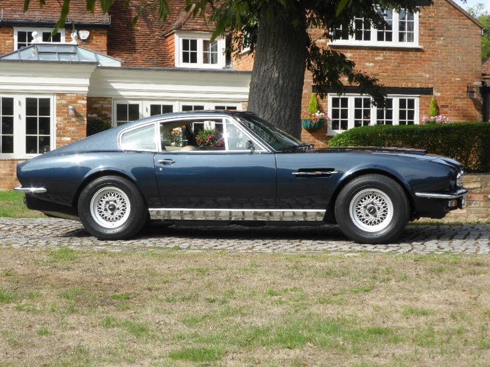 Immagine 4/32 di Aston Martin V8 (1973)