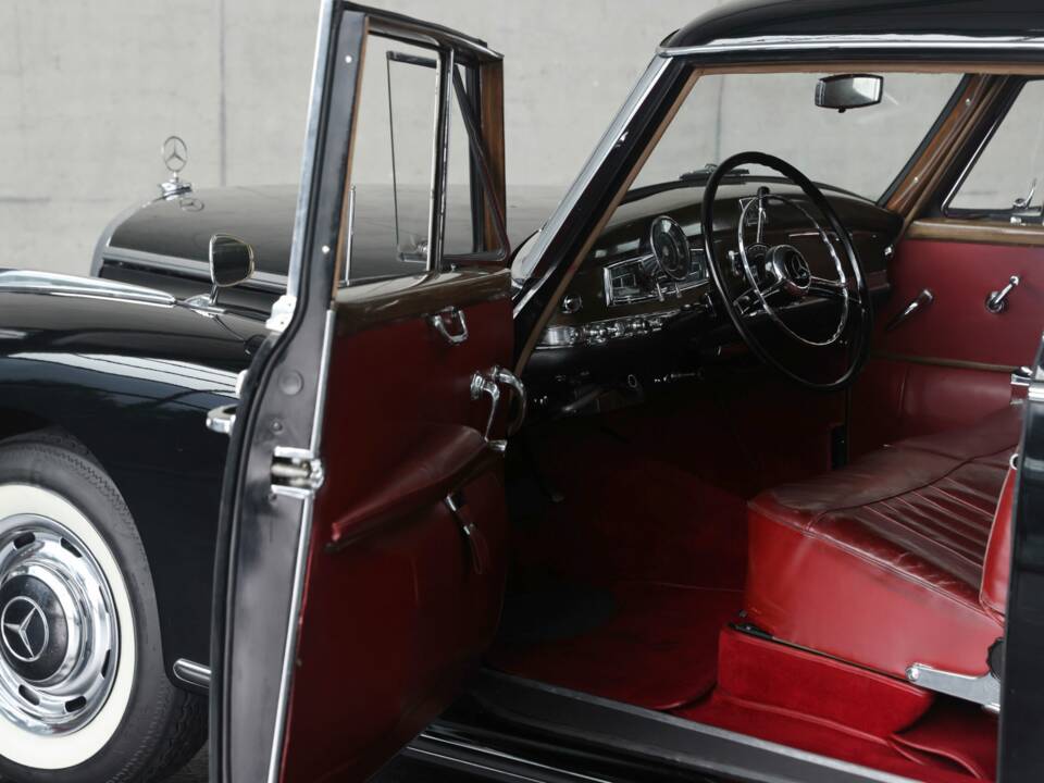 Image 15/50 de Mercedes-Benz 300 c (1956)