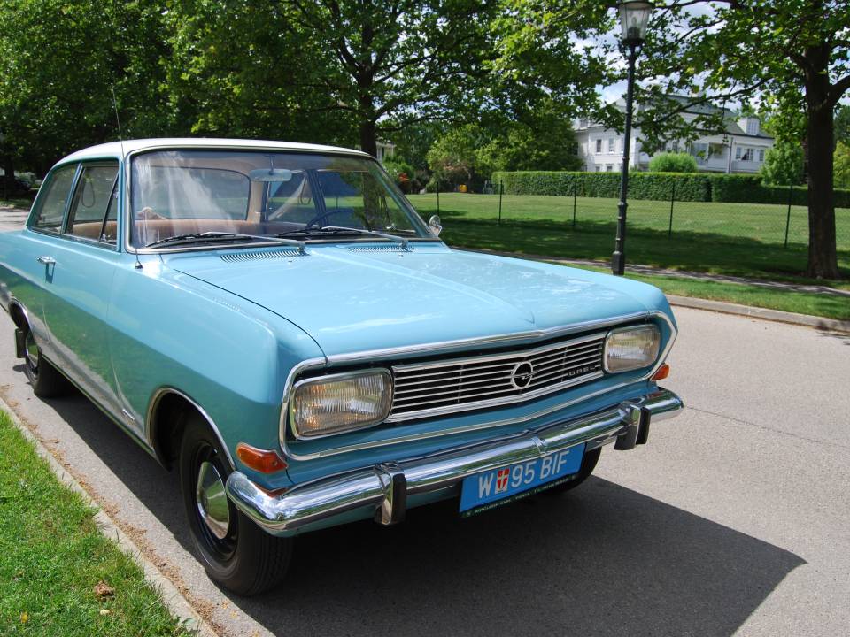 Afbeelding 1/36 van Opel Rekord 1700S (1966)