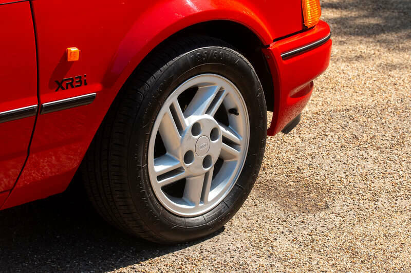 Image 41/50 of Ford Escort IV XR3i (1989)