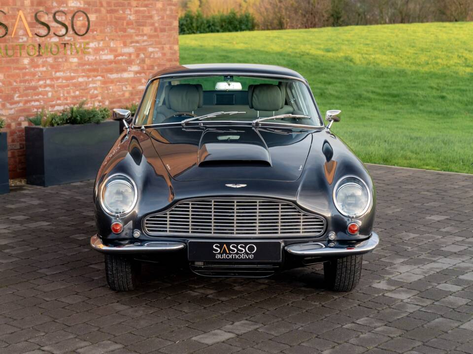 Image 4/79 of Aston Martin DB 6 (1968)