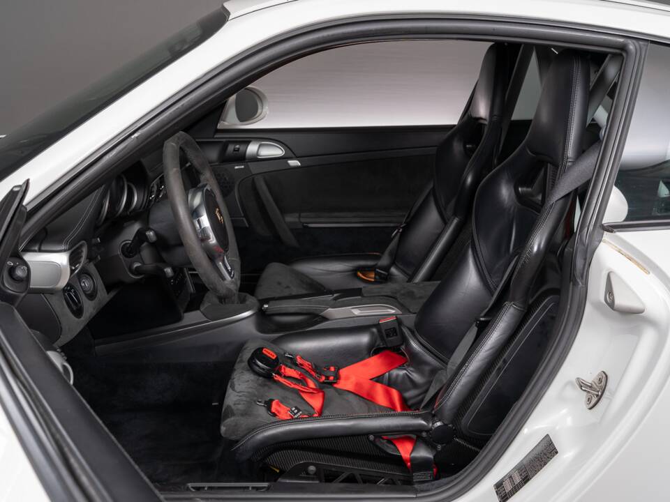 Imagen 22/46 de Porsche 911 Carrera GTS (2011)