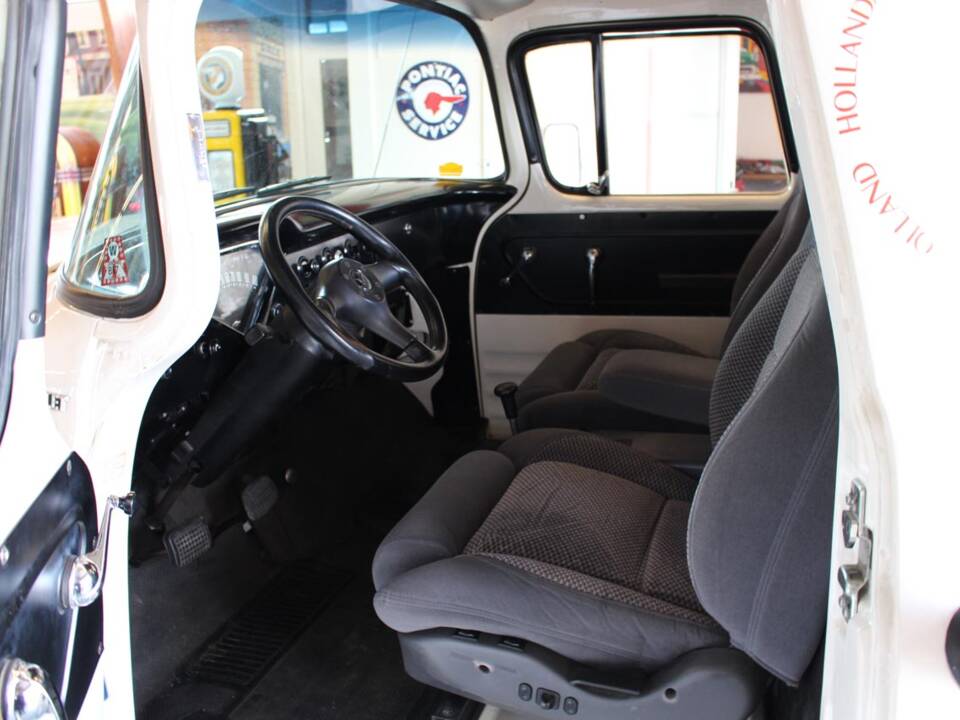 Image 13/23 of Chevrolet 3100 ½-ton (1956)