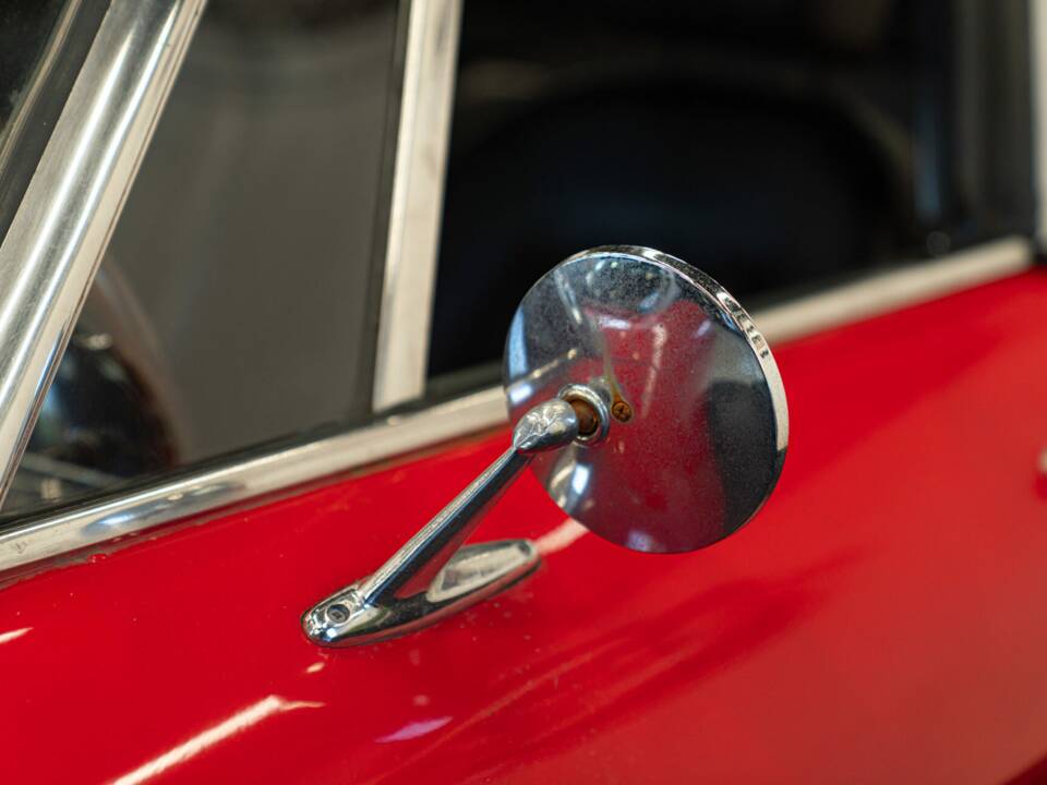 Image 18/50 of Alfa Romeo 1600 Spider (1972)