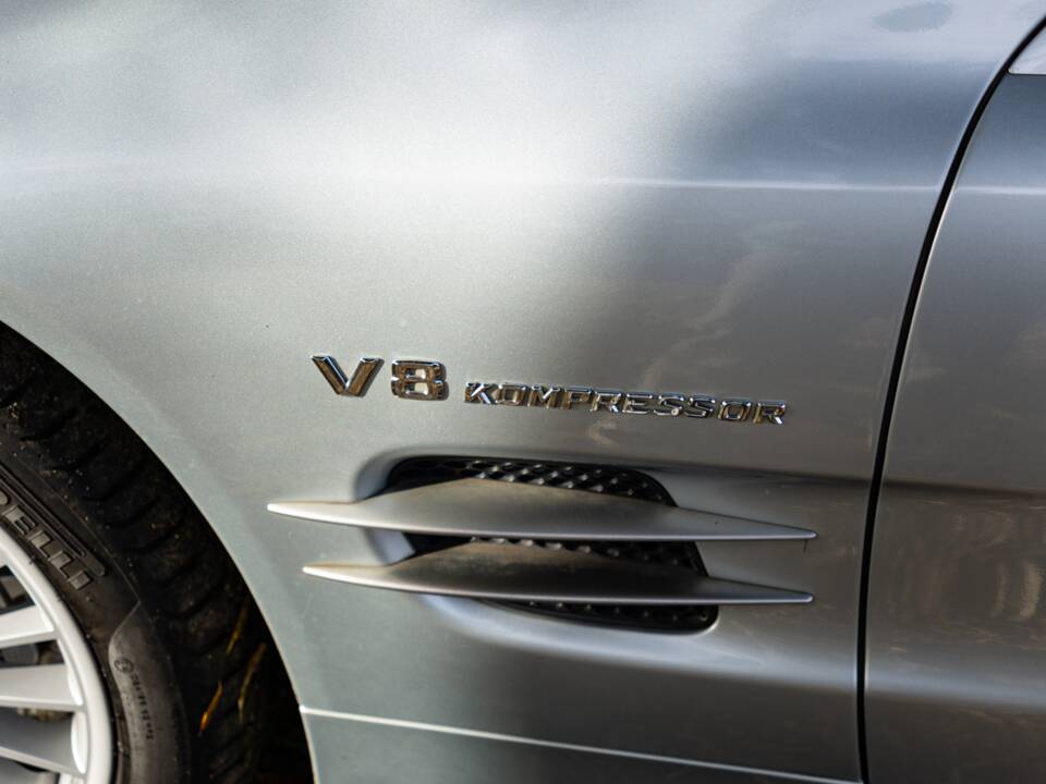 Image 39/45 of Mercedes-Benz SL 55 AMG (2004)