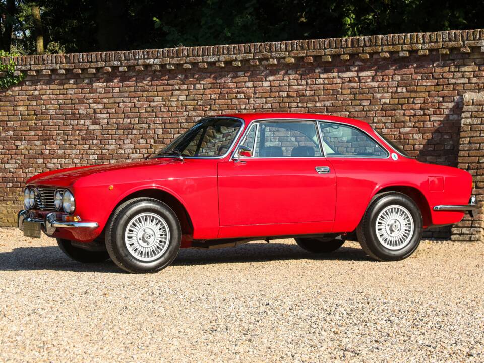 Imagen 13/50 de Alfa Romeo 2000 GT Veloce (1972)