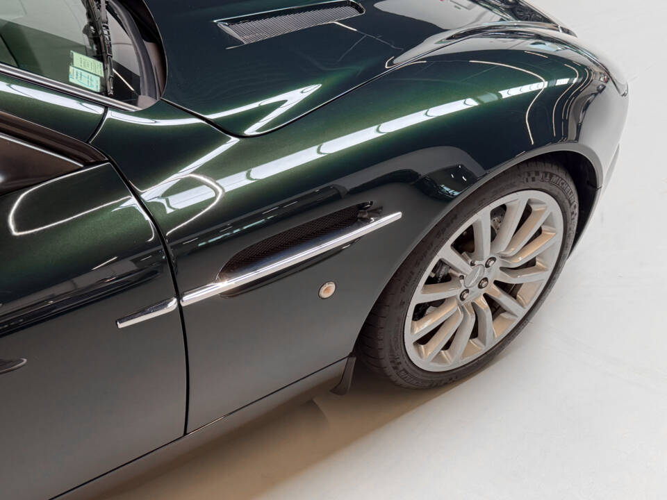 Image 20/43 of Aston Martin V12 Vanquish (2003)