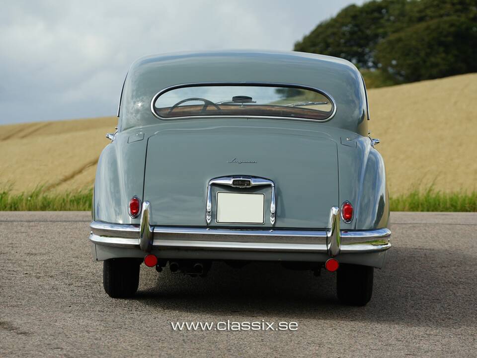 Image 23/25 of Jaguar Mk VIII (1958)