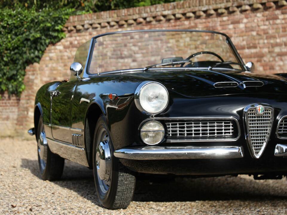 Bild 40/50 von Alfa Romeo 2000 Spider (1961)