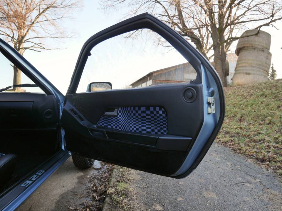 Immagine 21/31 di Porsche 928 (1978)