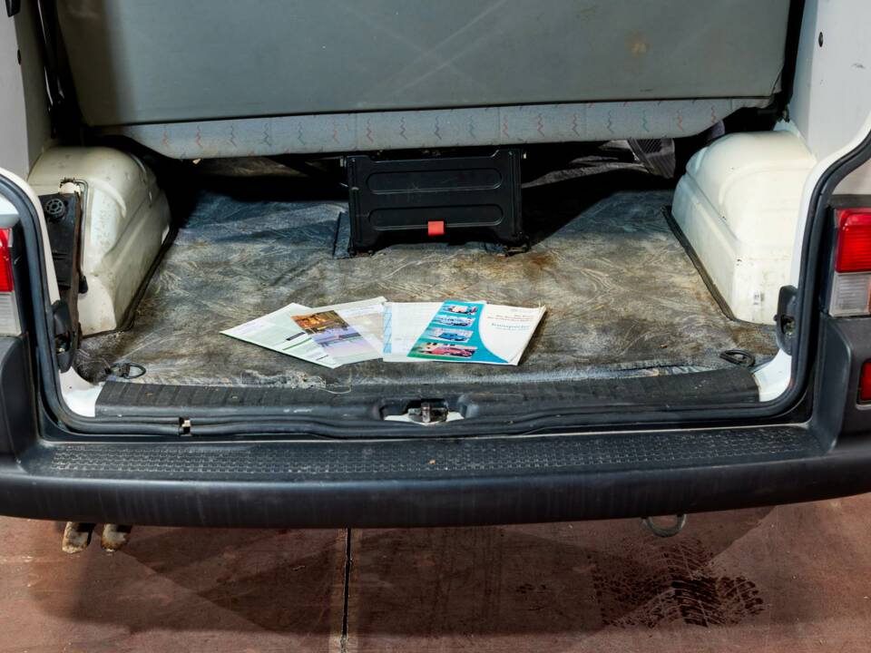 Image 46/56 of Volkswagen T4 Kombi 2.0 (1998)