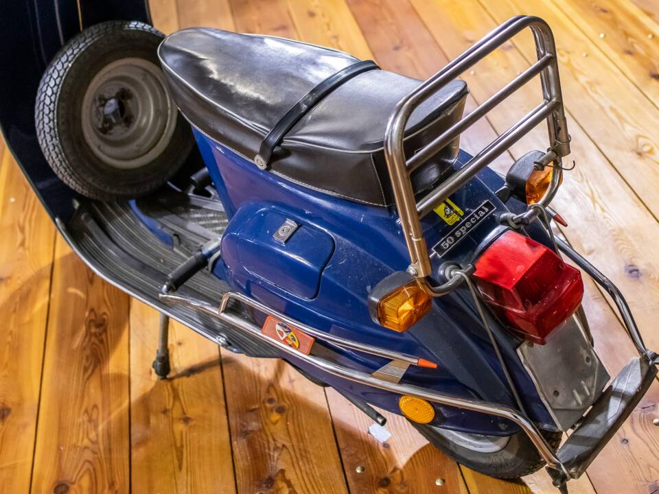 Bild 9/11 von Piaggio Vespa 50 N Special (1981)