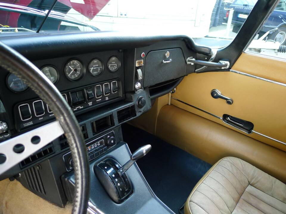 Image 8/15 de Jaguar Type E V12 (1972)