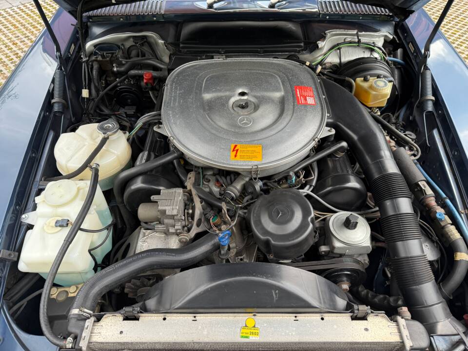 Image 20/30 of Mercedes-Benz 560 SL (1987)