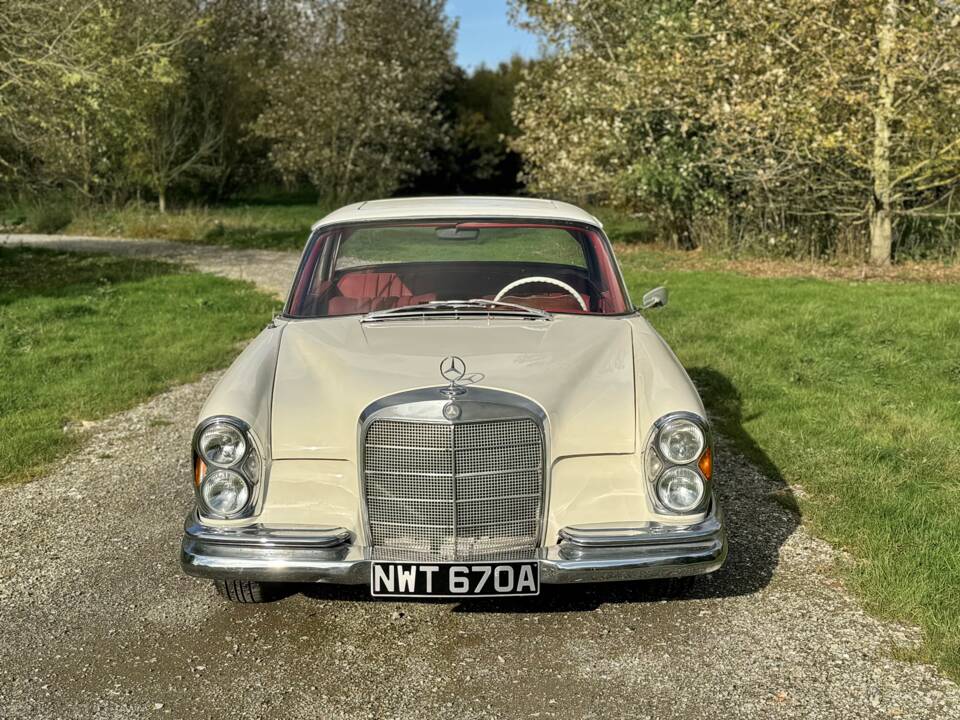 Image 3/132 of Mercedes-Benz 220 SE b (1963)