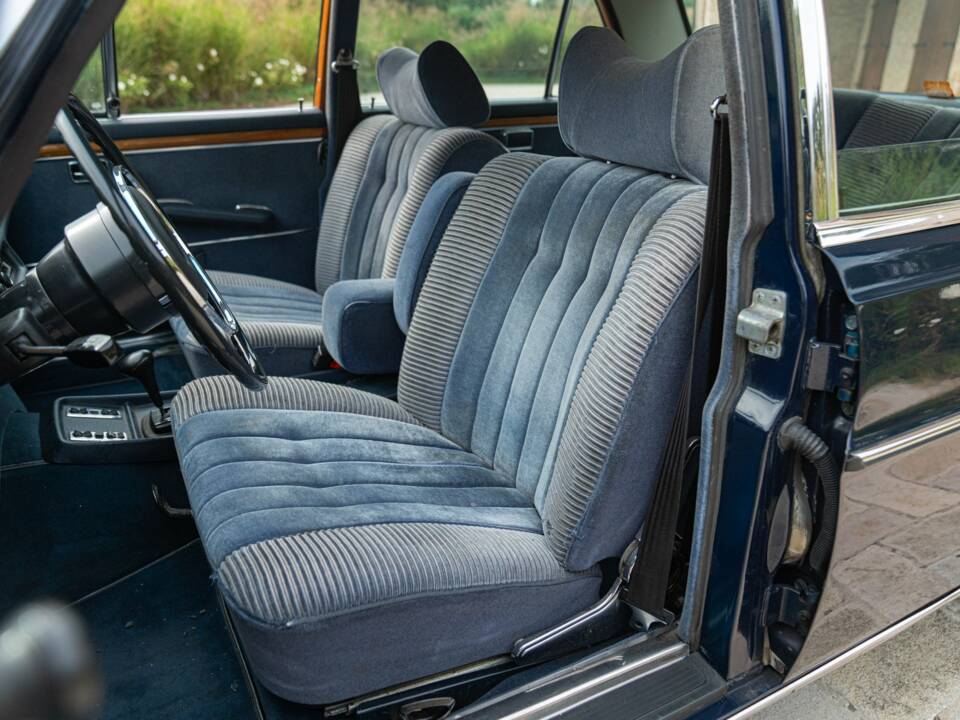 Image 27/50 of Mercedes-Benz 300 SEL 3.5 (1973)