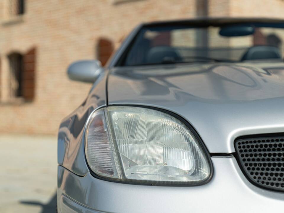 Afbeelding 16/50 van Mercedes-Benz SLK 200 (1997)