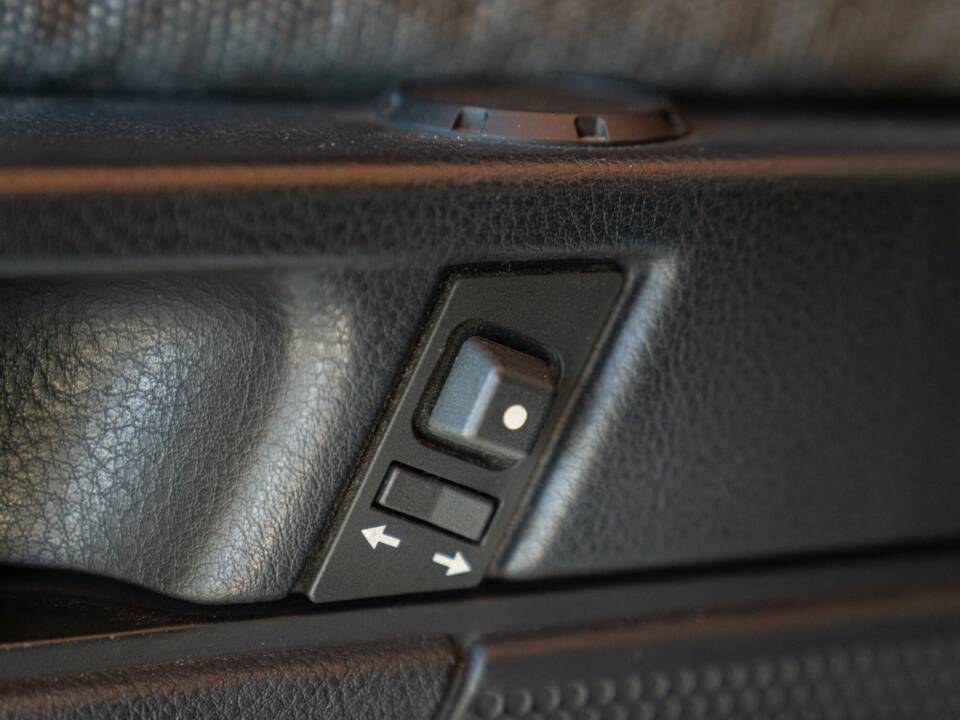 Image 39/50 de Alfa Romeo 164 2.0i V6 Turbo (1992)