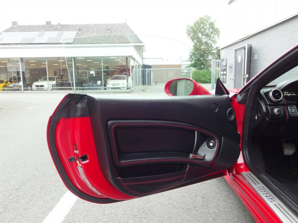 Immagine 43/98 di Ferrari California 30 (2013)