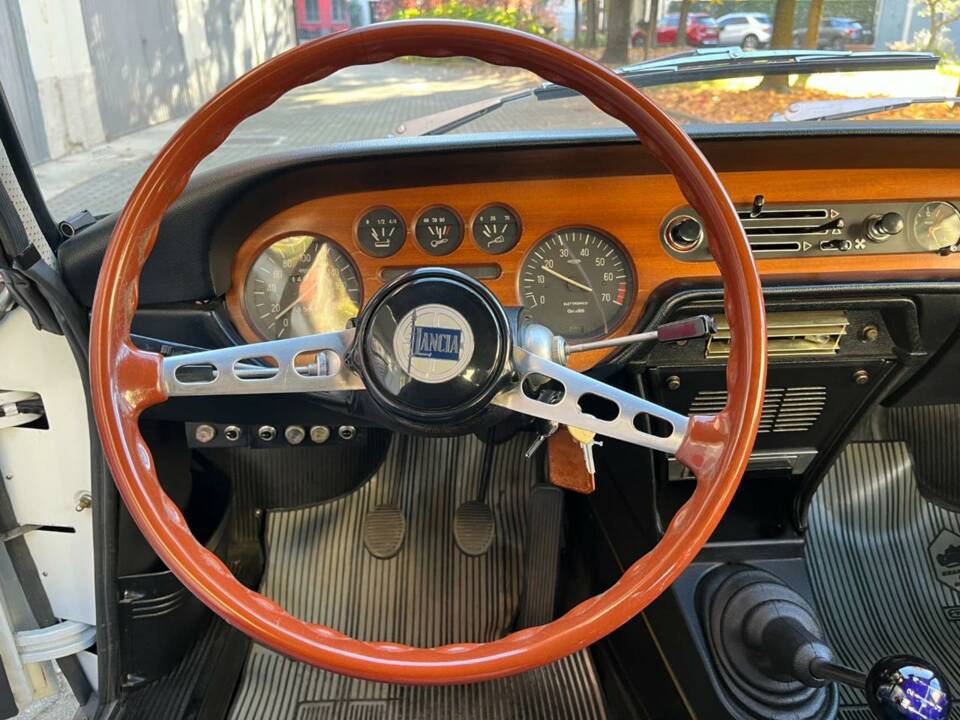 Image 5/44 of Lancia Fulvia 1.3 S (1970)