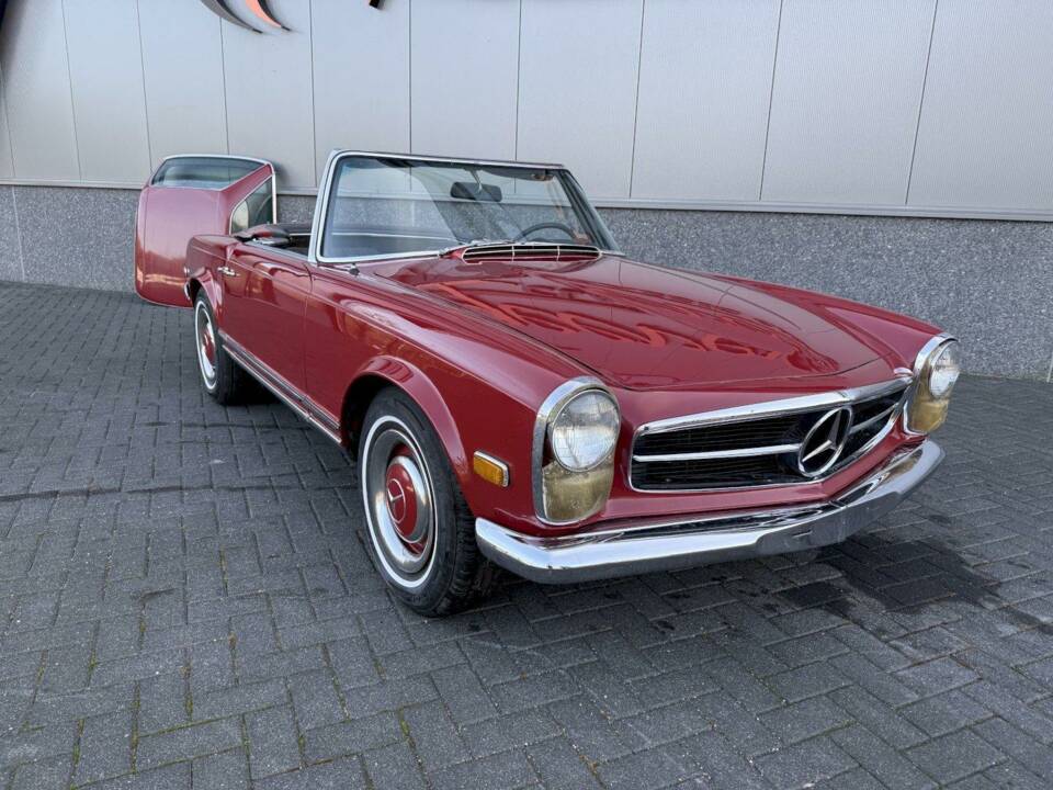 Image 11/36 of Mercedes-Benz 250 SL (1968)