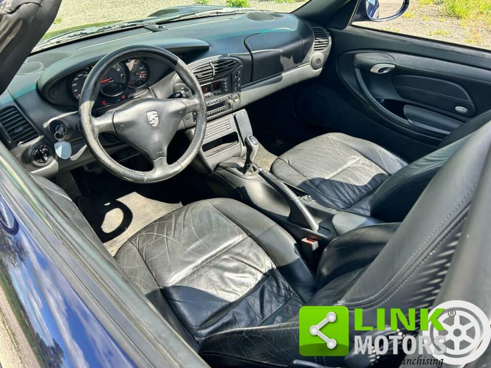 Image 2/10 of Porsche Boxster (2000)
