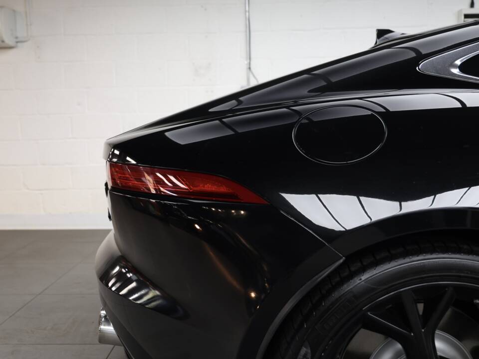 Afbeelding 41/50 van Jaguar F-Type R (2014)