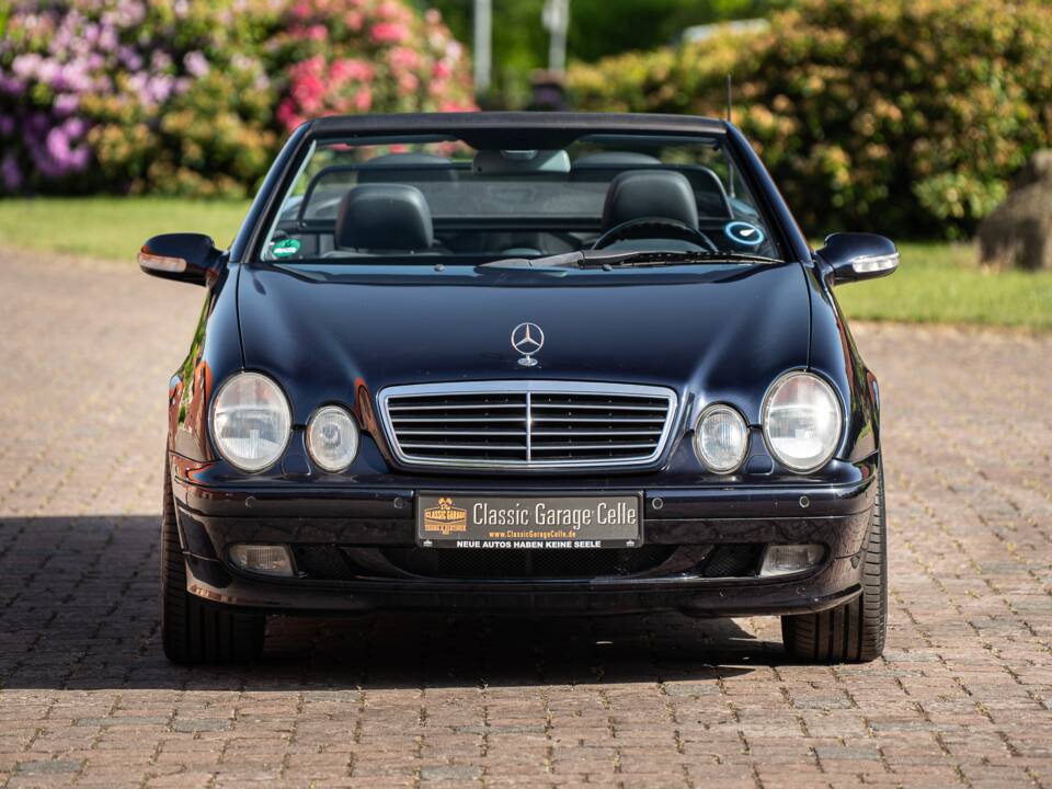 Bild 9/61 von Mercedes-Benz CLK 320 (2002)