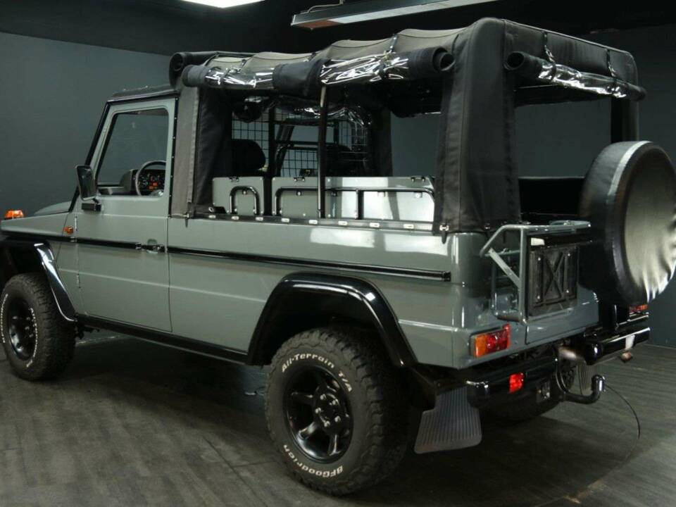 Image 30/50 of Mercedes-Benz G 230 (1993)