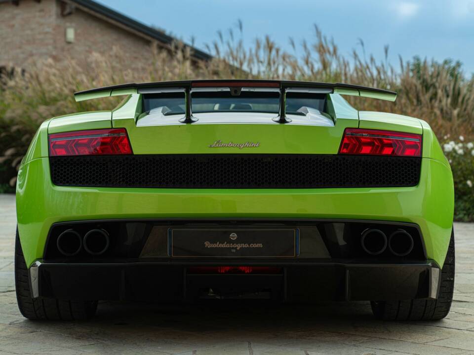 Image 8/50 of Lamborghini Gallardo LP 570-4 Superleggera (2011)