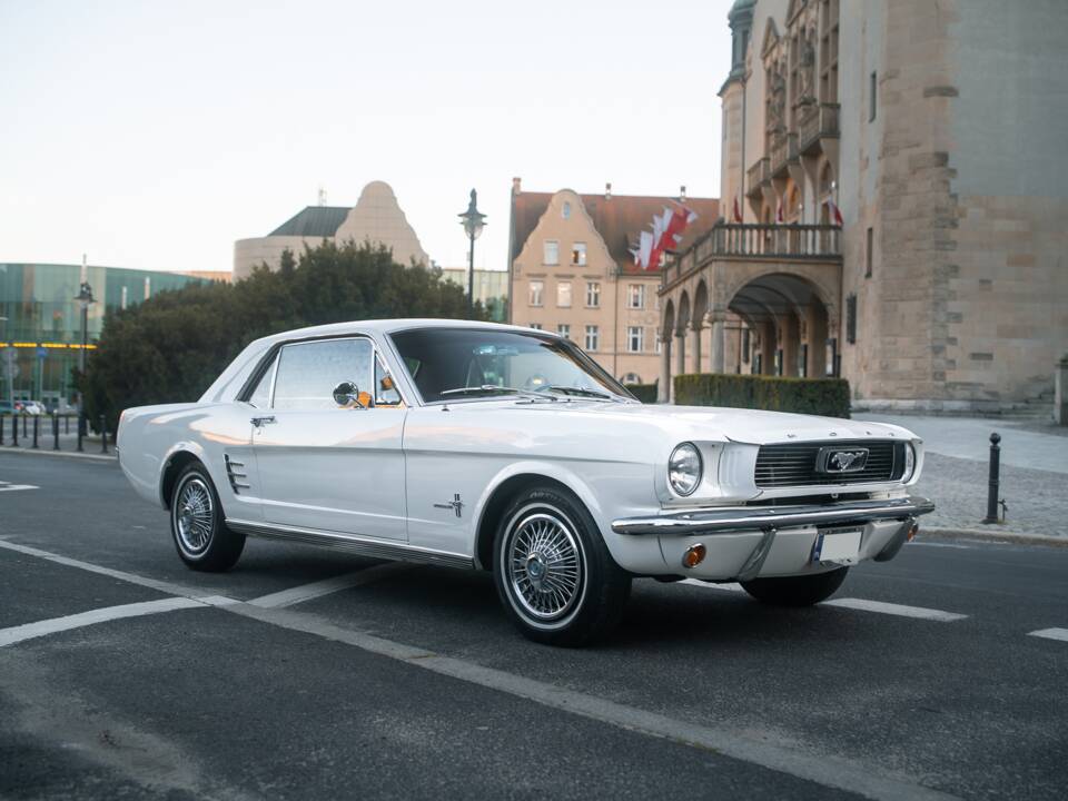 Image 53/53 of Ford Mustang 200 (1966)