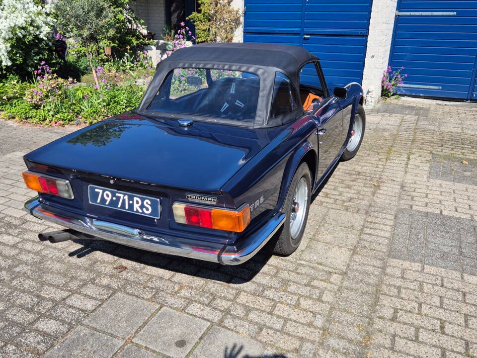 Image 15/100 of Triumph TR 6 PI (1971)