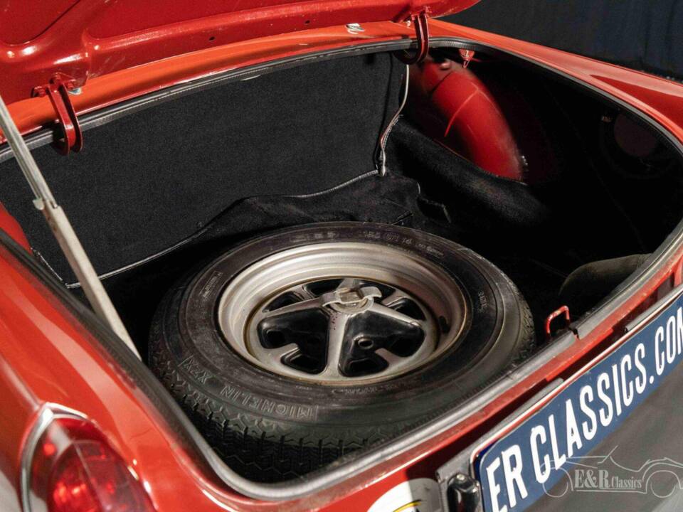 Afbeelding 18/19 van MG MGB (1978)