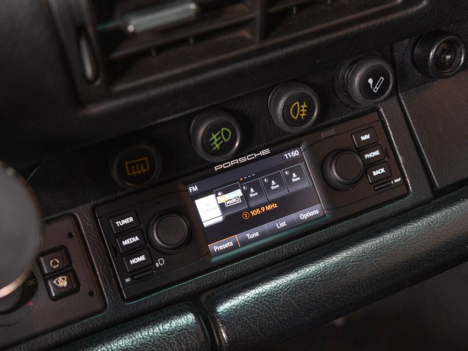 Bild 17/30 von Porsche 911 Carrera 4 (1990)