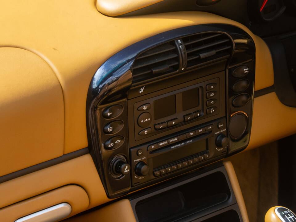 Immagine 15/50 di Porsche Boxster (2004)