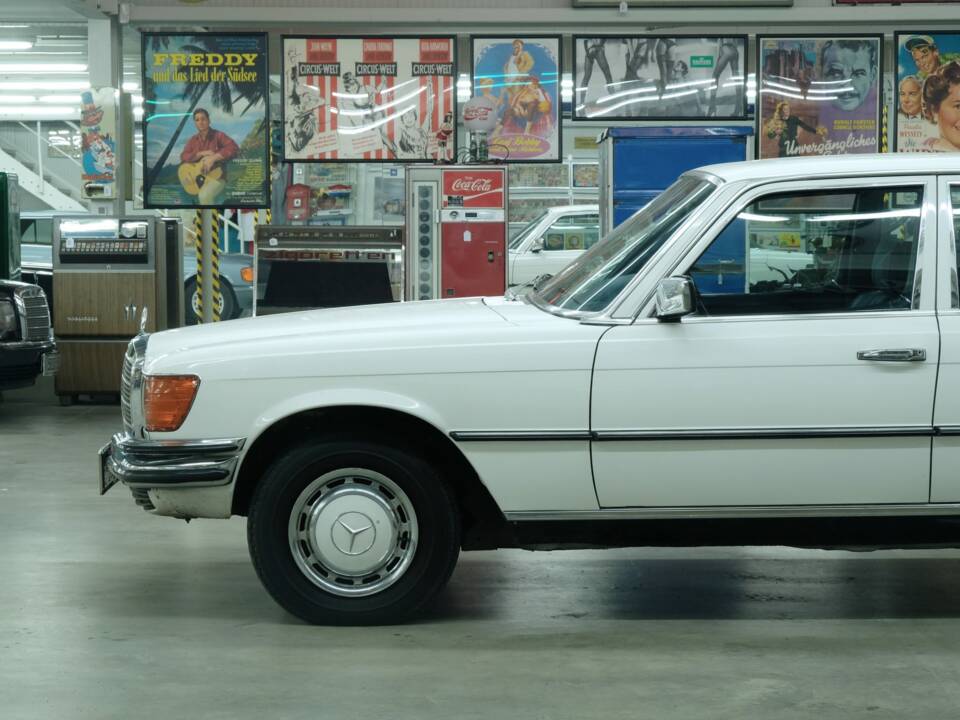 Image 4/50 de Mercedes-Benz 280 SEL (1978)
