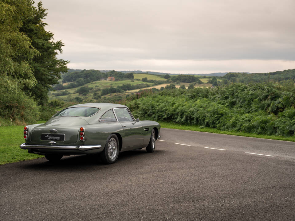 Image 14/64 de Aston Martin DB 4 (1961)