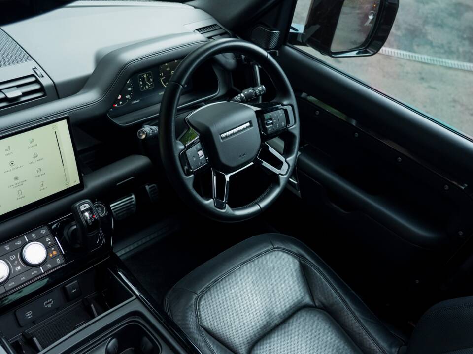 Image 20/61 de Land Rover Defender 110 D200 AWD (2023)
