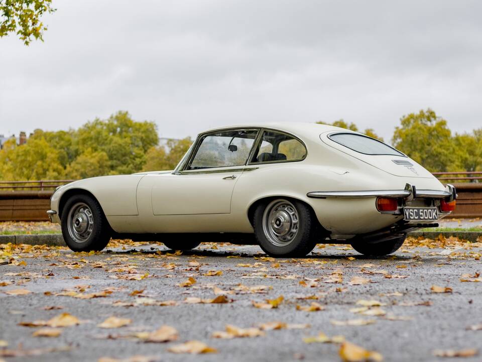 Image 7/50 de Jaguar Type E V12 (2+2) (1972)