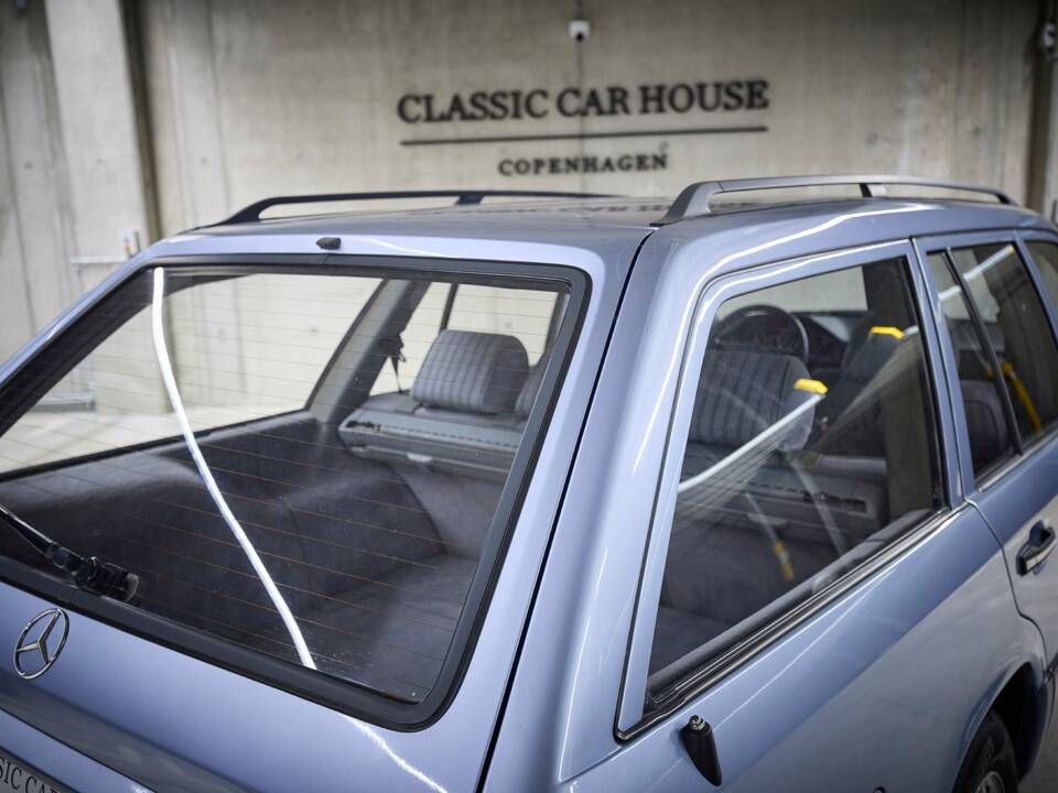 Image 48/100 of Mercedes-Benz 230 TE (1990)