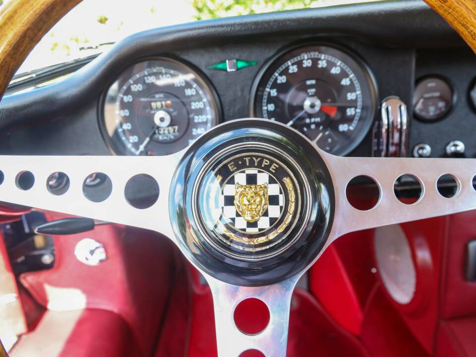 Imagen 24/50 de Jaguar E-Type 4.2 (1964)