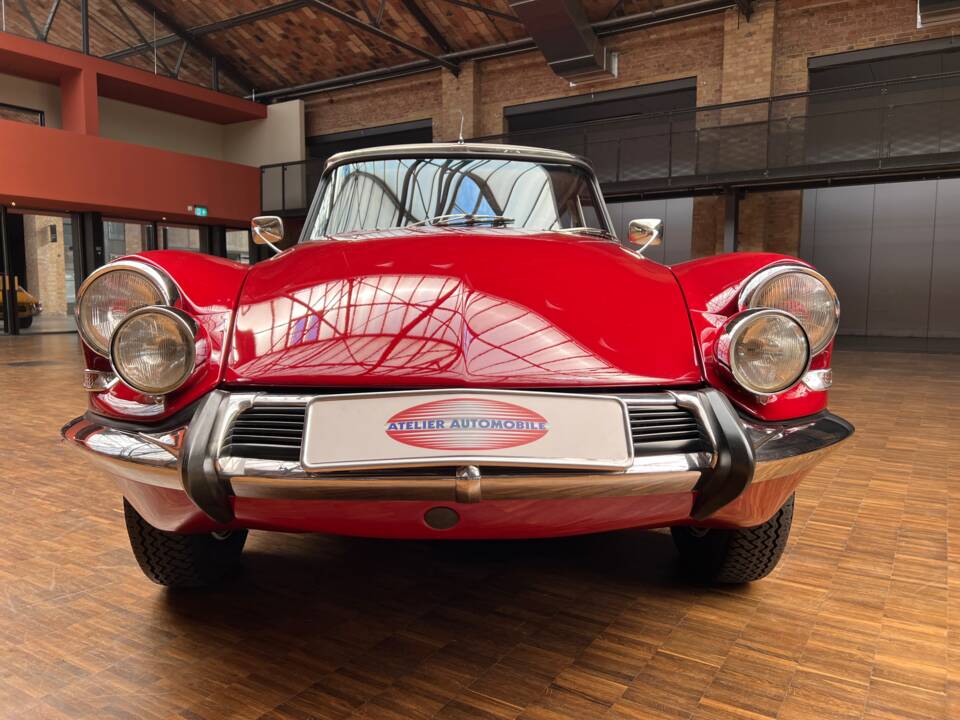 Image 3/37 of Citroën ID 19 (1967)