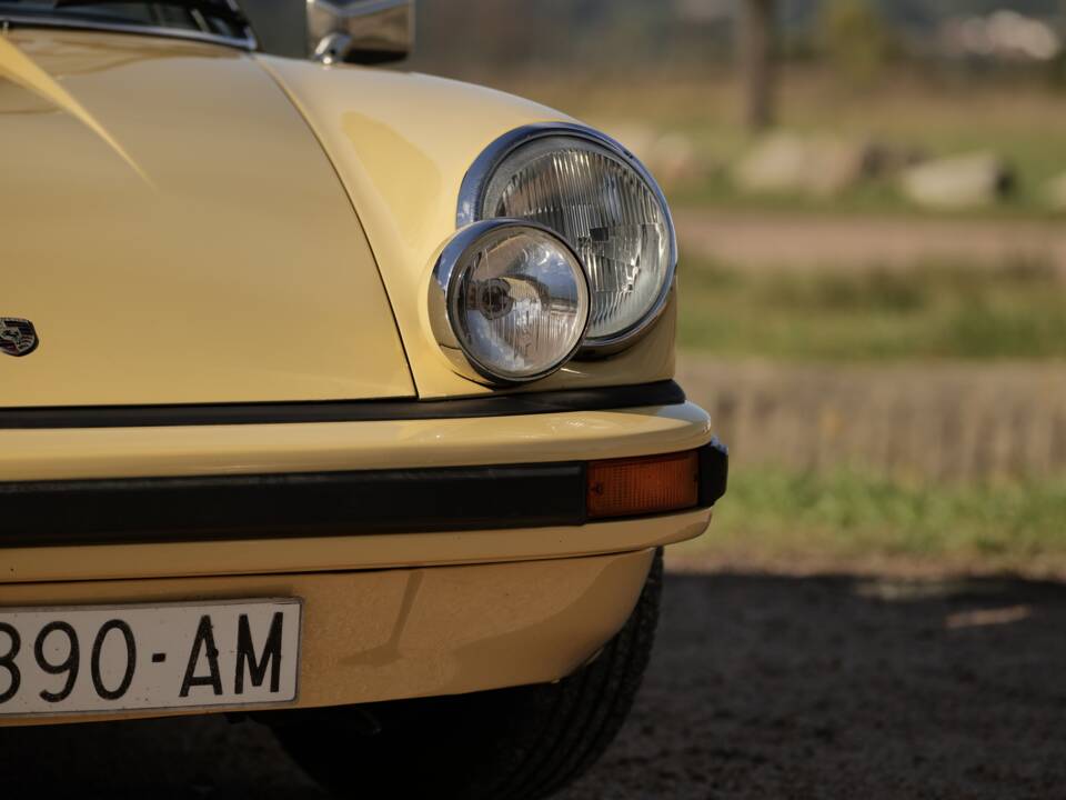 Image 8/77 de Porsche 911 2.7 S (1974)