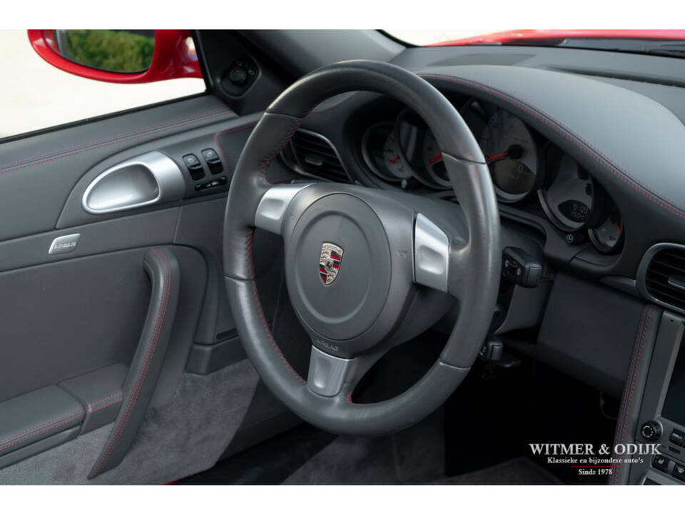 Image 20/30 of Porsche 911 Carrera S (2008)
