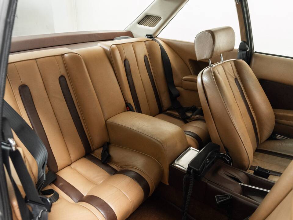 Bild 22/31 von Ferrari 400i (1981)