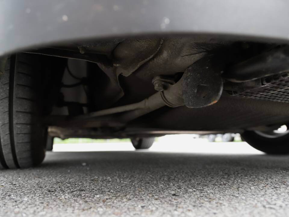 Image 101/108 de Porsche 911 Carrera 3.2 (1989)