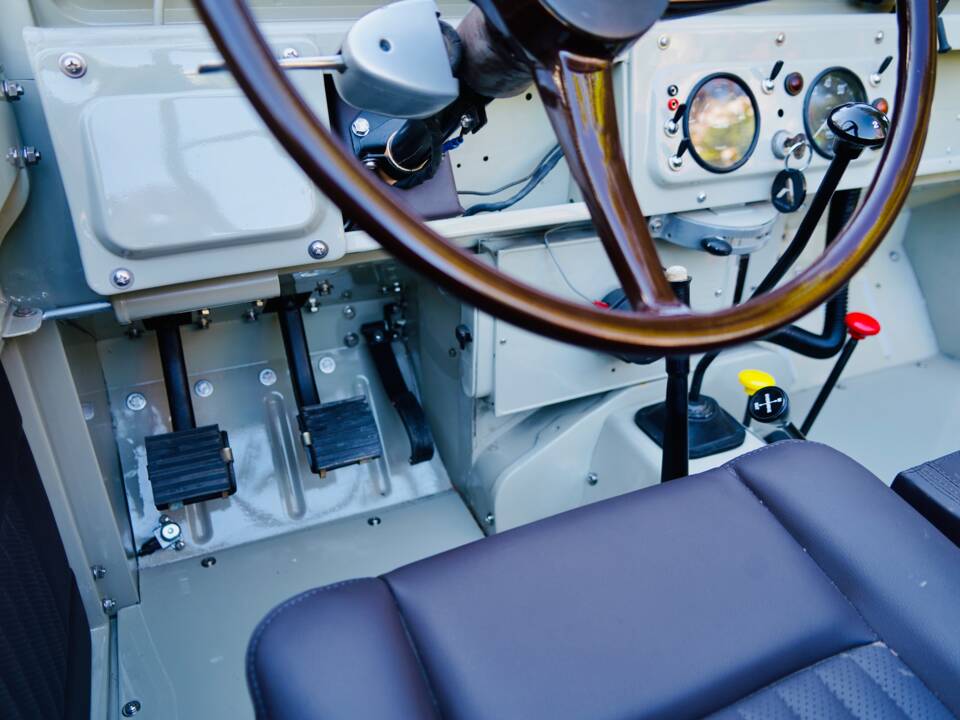 Bild 81/100 von Land Rover 88 (1968)